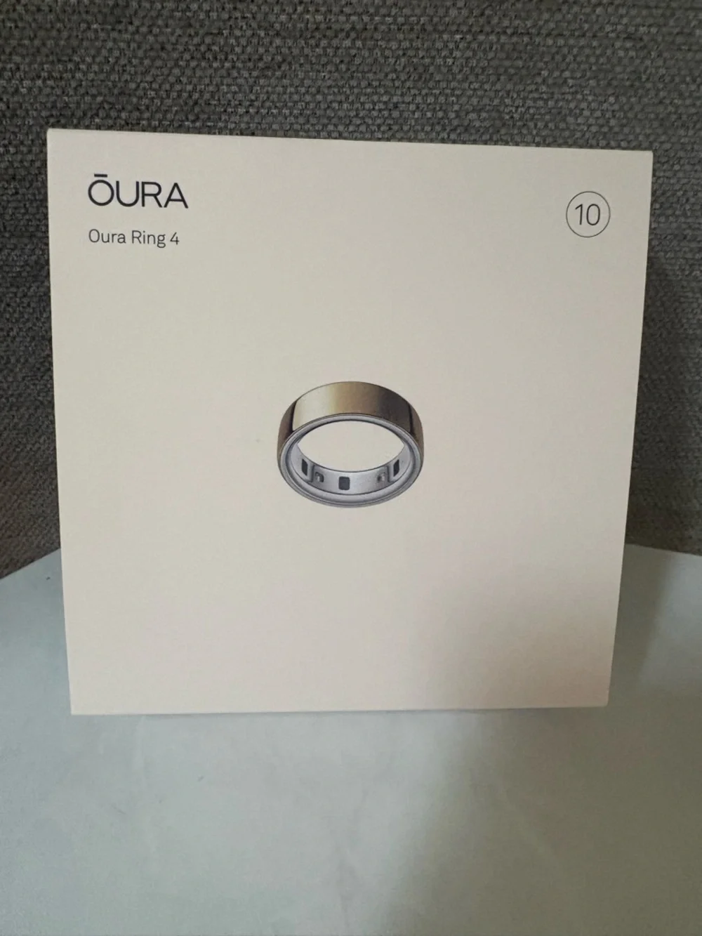 Oura Ring 4 - Gold Box